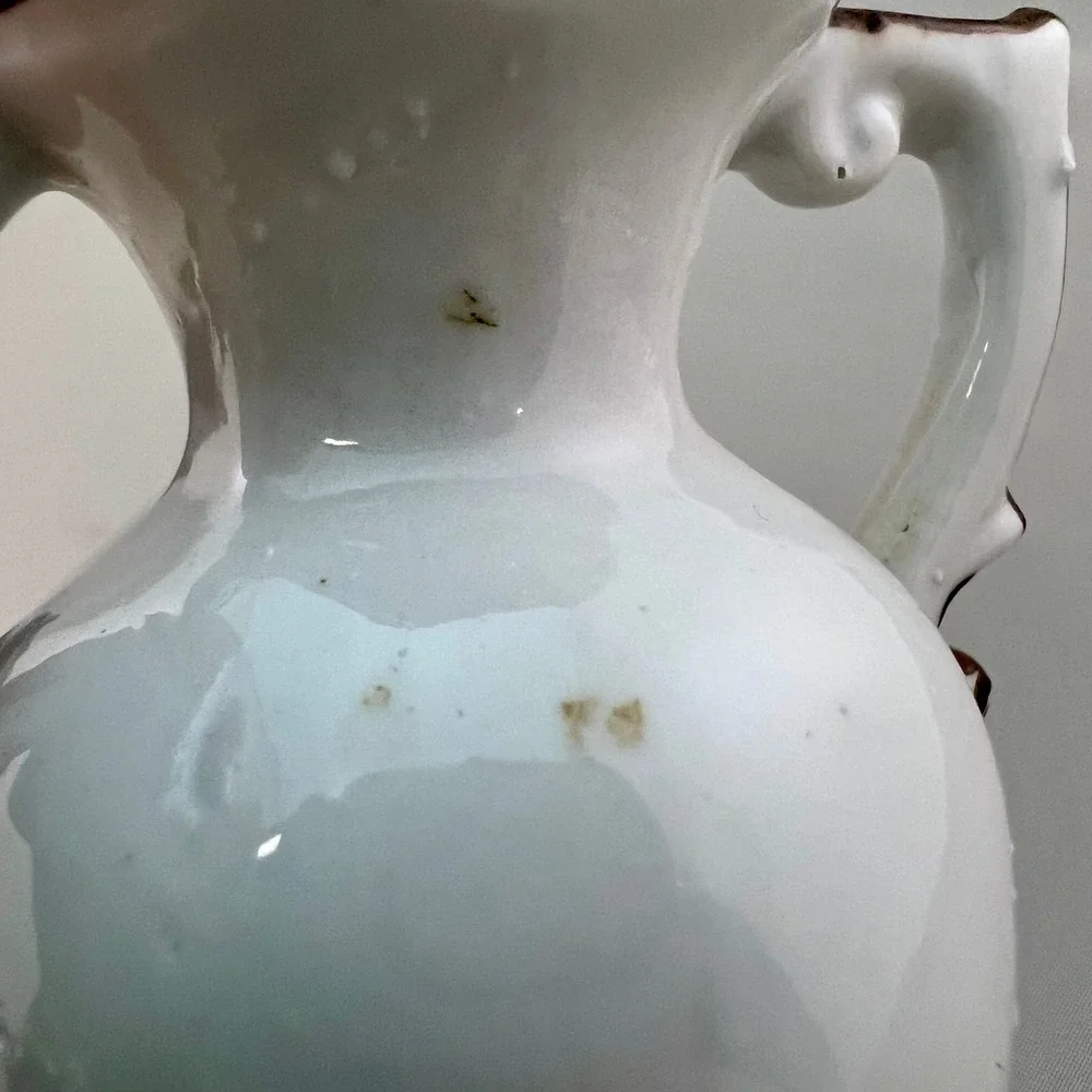 Unbranded Bud Vase Unisex Small White Excellent 3D Floral Scrolled Handles